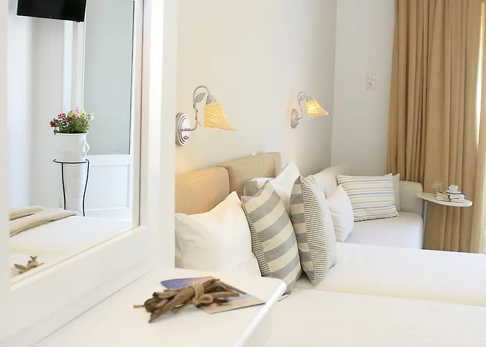 호텔 Paradissos Pera Gyalos