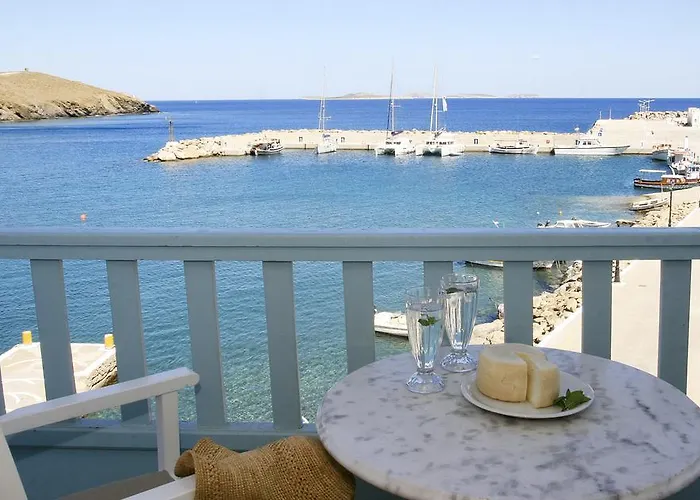 Paradissos 호텔 Pera Gyalos