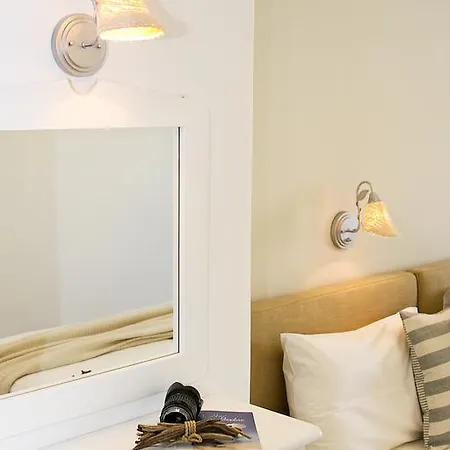 מלון Paradissos Pera Gyalos