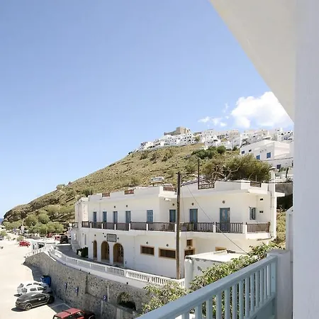 מלון Paradissos Pera Gyalos