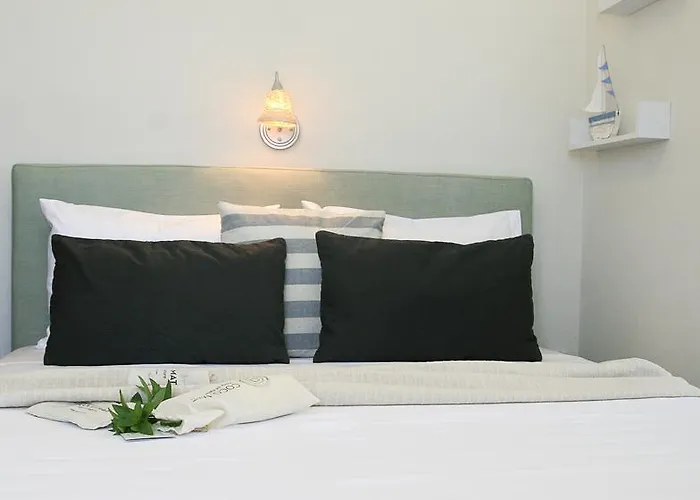 Paradissos Hotel Pera Gyalos